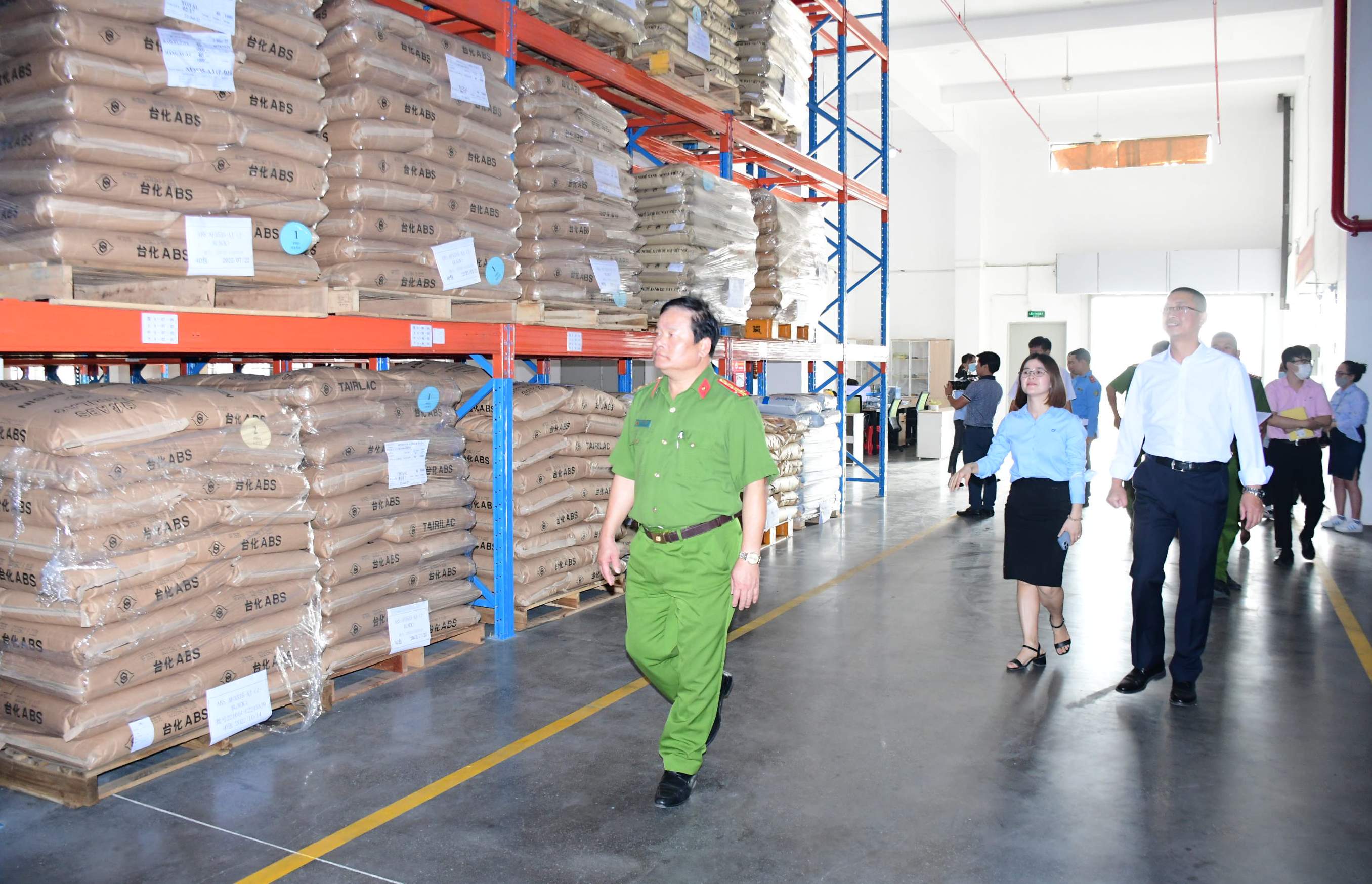 Kiểm tra công tác chấp hành quy định PCCC và CNCN tại Công ty TNHH Công nghệ điện điện tử Chee Yuen